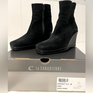 La Canadienne IRENE Black Suede Women's Boots, Size 6.5